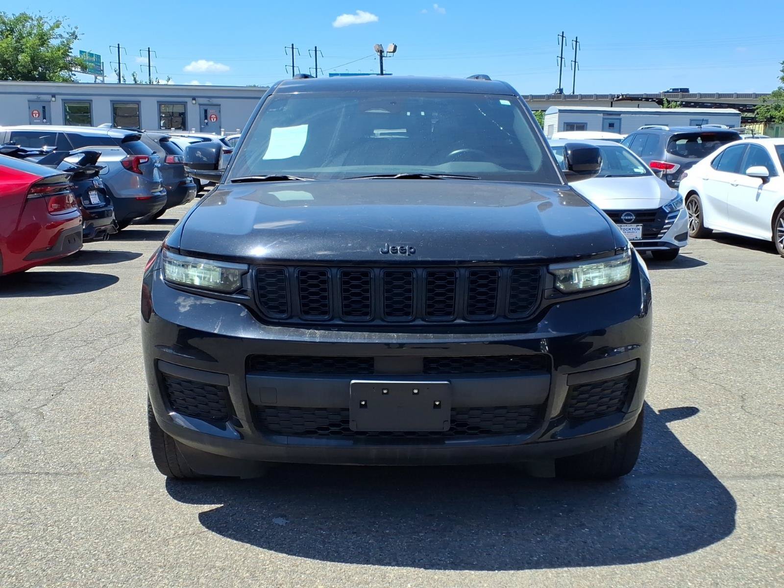 Used 2022 Jeep Grand Cherokee L Laredo AWD/4WD image 2