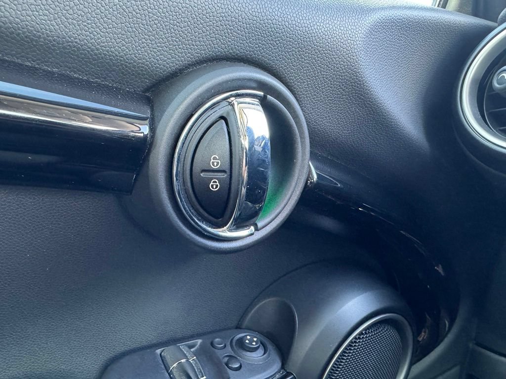 Used 2015 MINI Cooper S FWD image 25