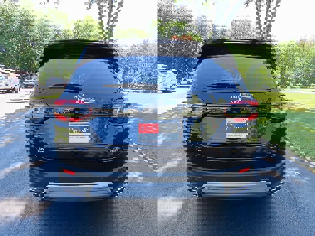 New 2025 Honda Pilot Touring image 5