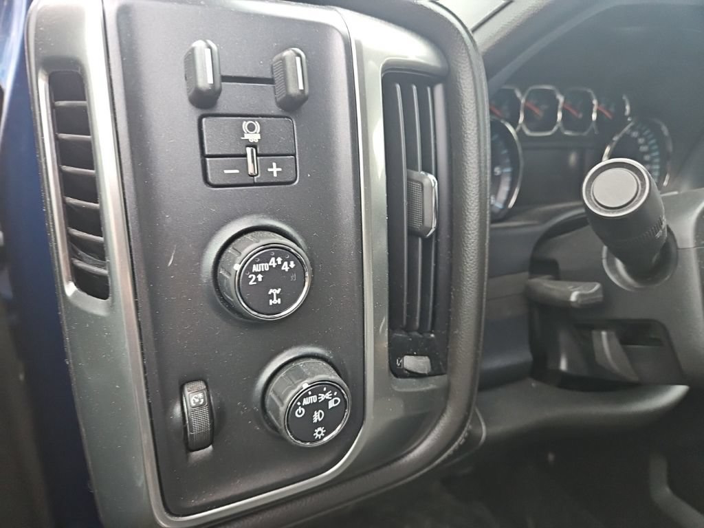 Used 2018 Chevrolet Silverado 1500 LTZ w/ LTZ Plus Package AWD/4WD image 15