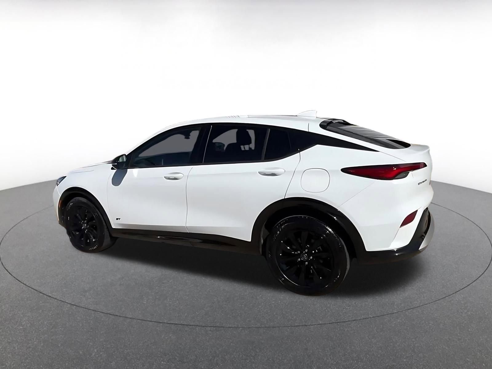 Used 2025 Buick Envista Sport Touring image 11