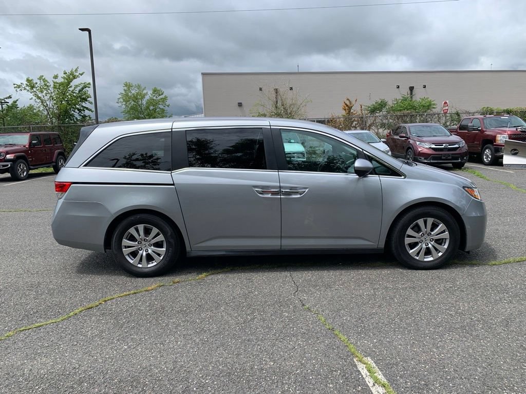 Used 2016 Honda Odyssey SE video 2