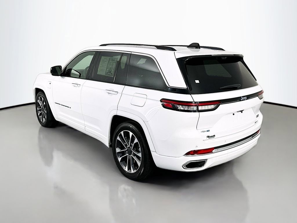 Used 2022 Jeep Grand Cherokee Overland w/ Luxury Tech Group IV AWD/4WD image 5