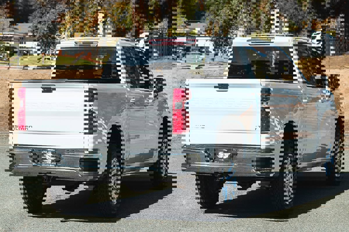 Used 2020 Chevrolet Silverado 1500 LT w/ All-Star Edition image 9