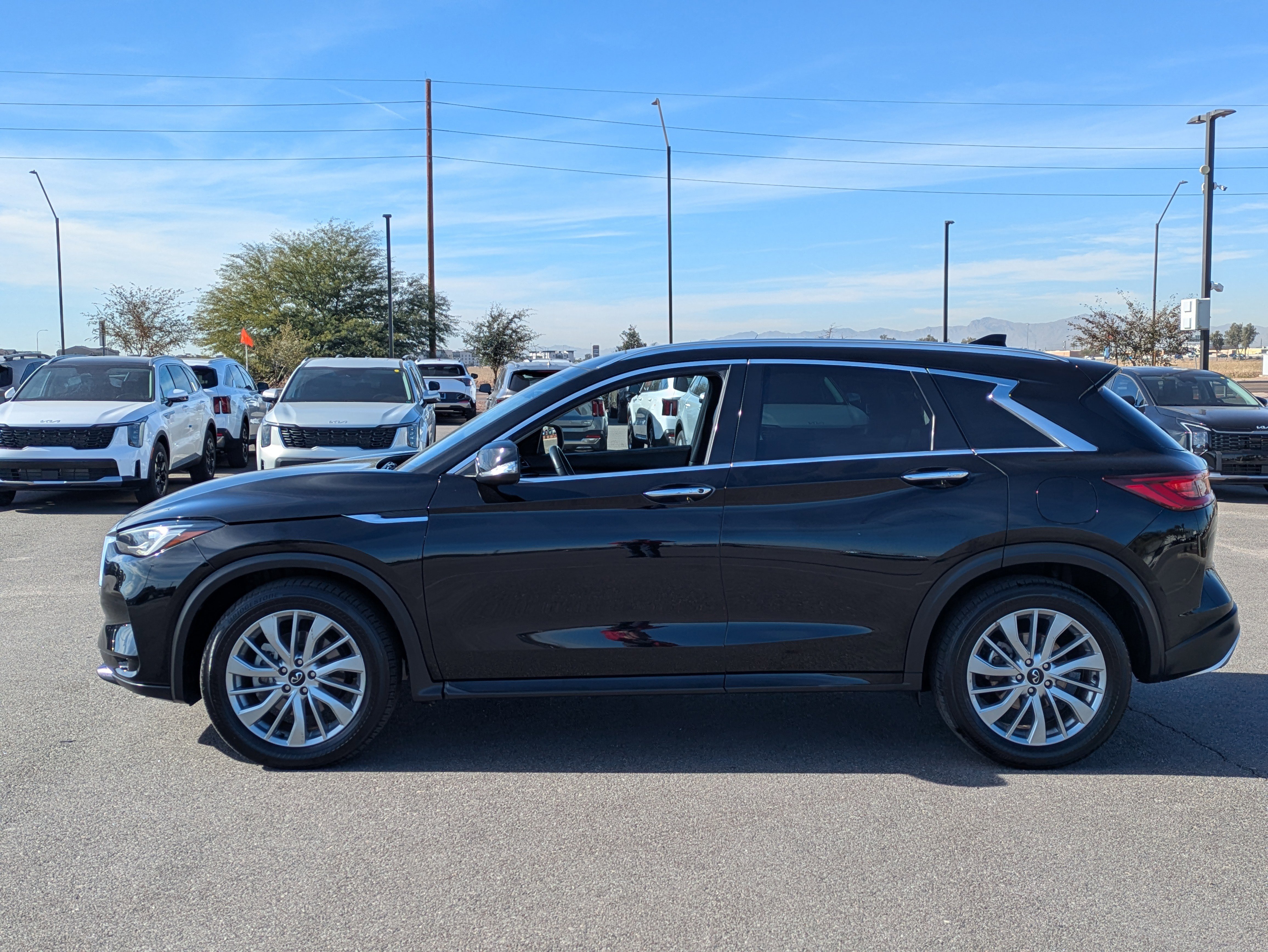 Used 2024 INFINITI QX50 Luxe image 2