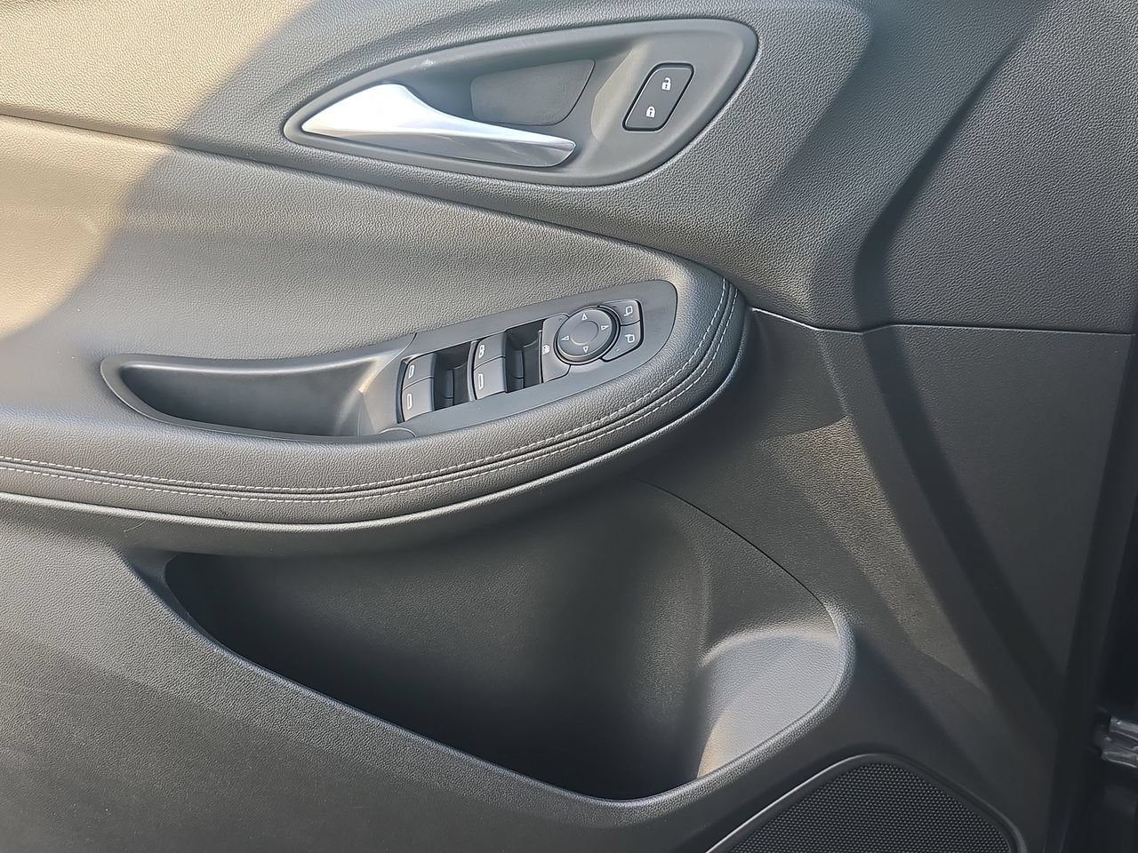 Used 2024 Buick Encore GX Preferred w/ Advanced Technology Package FWD image 23