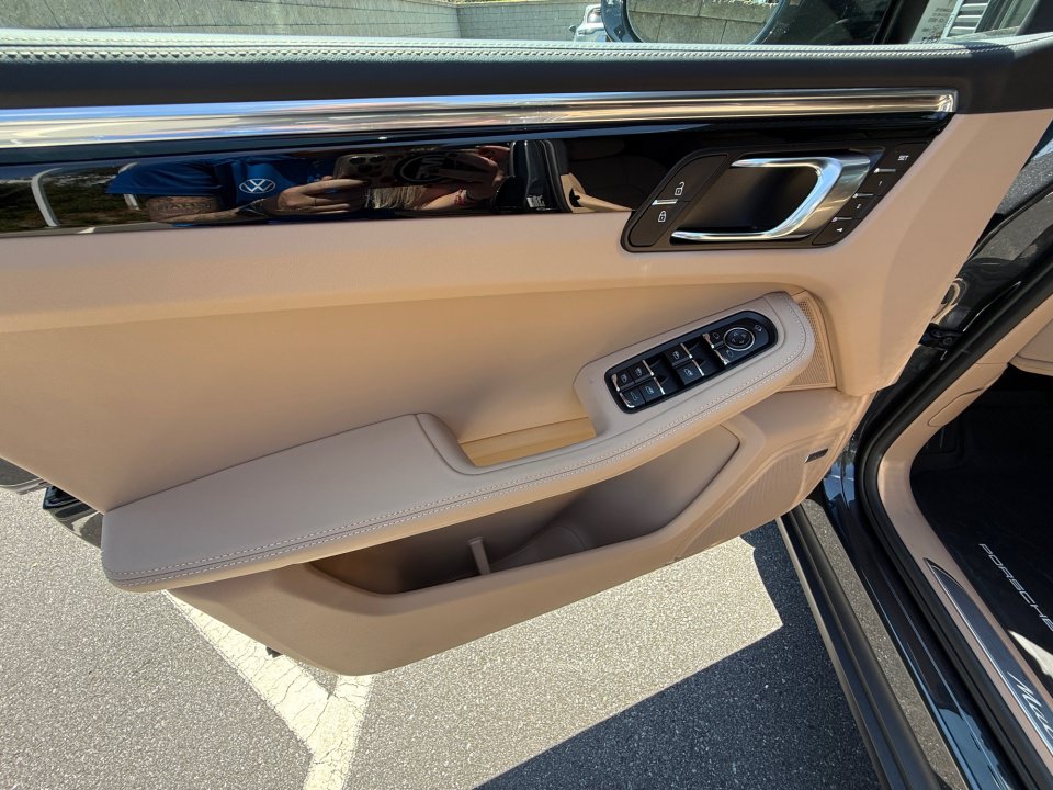 New 2026 Porsche Macan Turbo AWD/4WD image 21