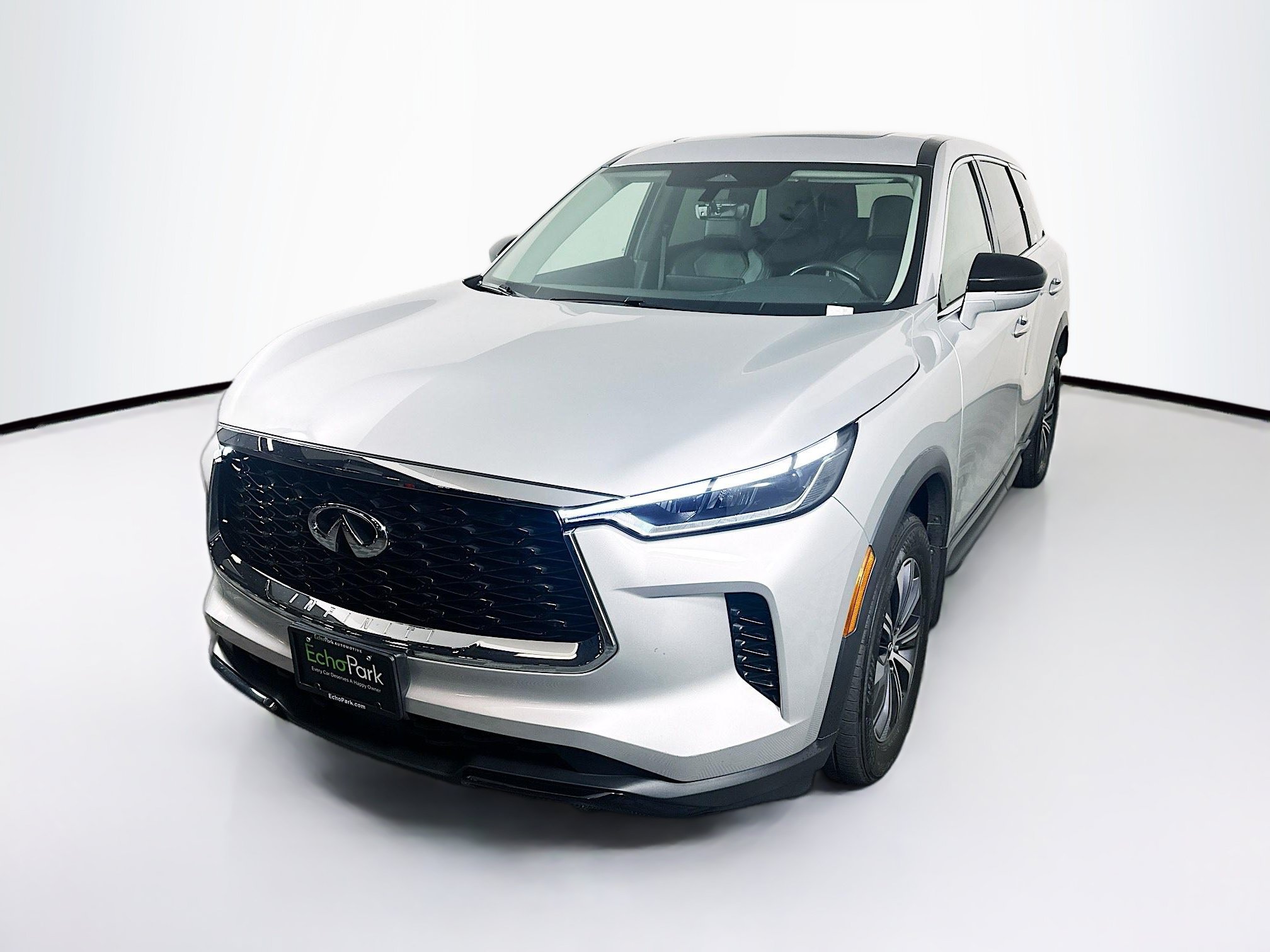 Used 2023 INFINITI QX60 Pure AWD/4WD image 3