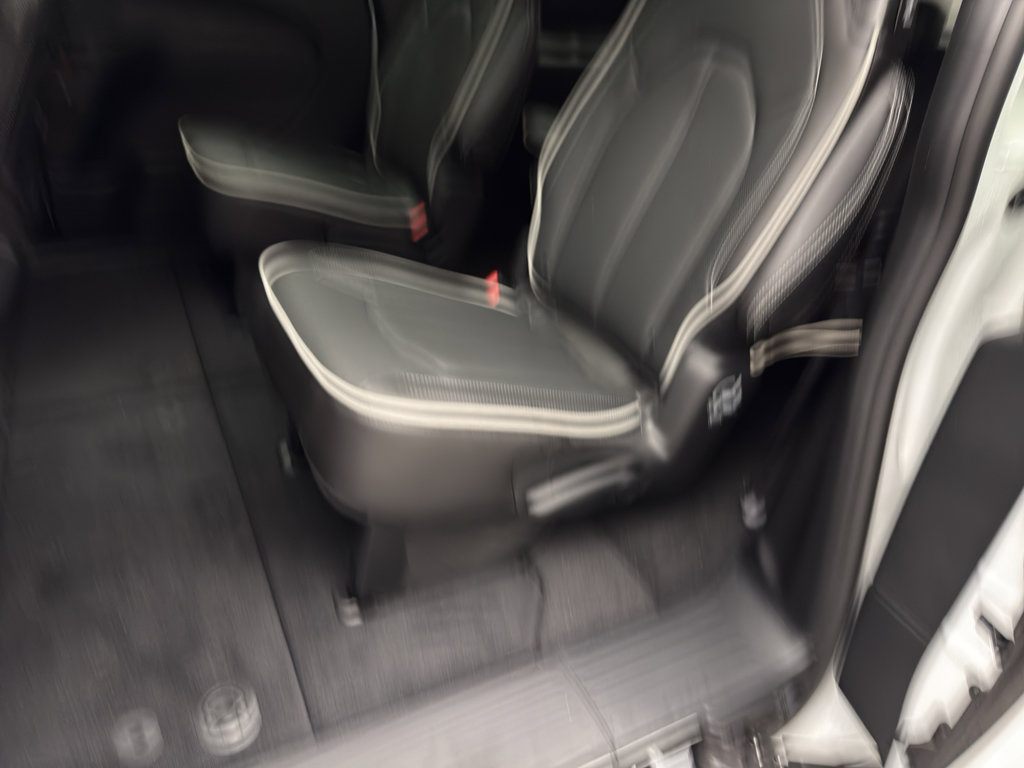 New 2026 Chrysler Pacifica Limited w/ S Appearance Package image 12