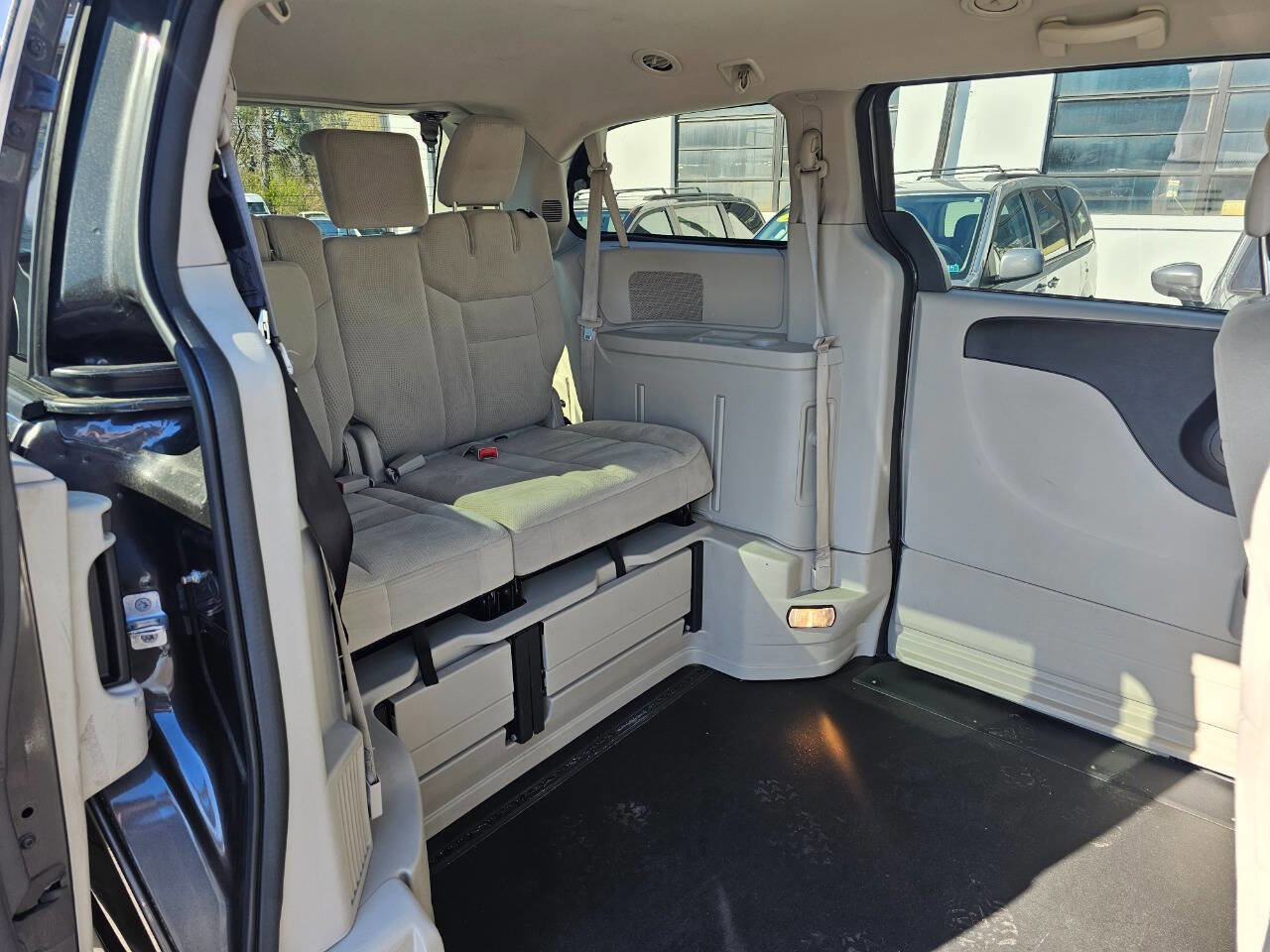 Used 2016 Dodge Grand Caravan SE w/ Quick Order Package 29E SE image 6