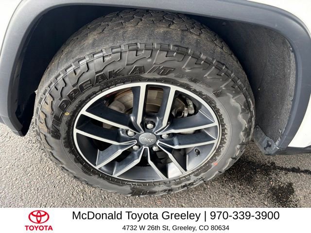 Used 2017 Jeep Grand Cherokee Trailhawk AWD/4WD image 31