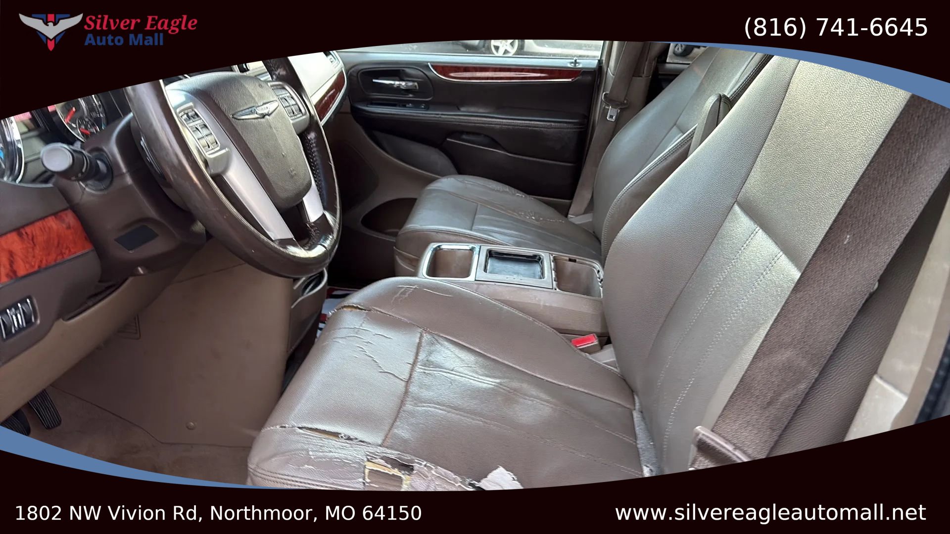 Used 2014 Chrysler Town & Country Touring image 10