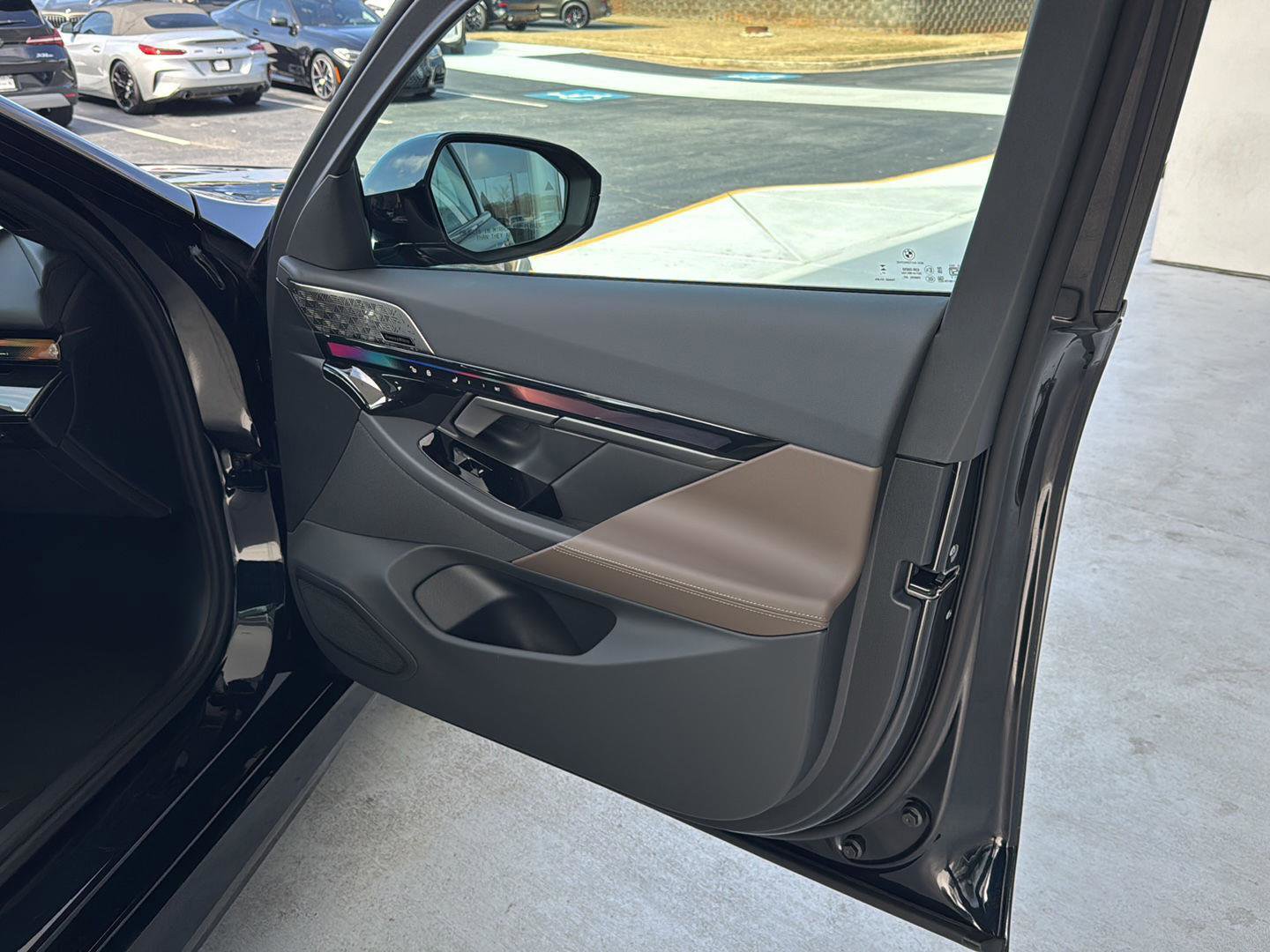 New 2026 BMW 550e xDrive w/ Executive Package image 13