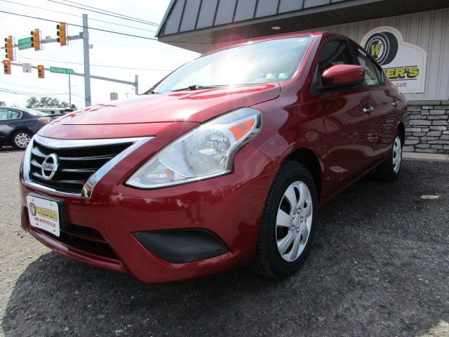 Used 2019 Nissan Versa SV image 4