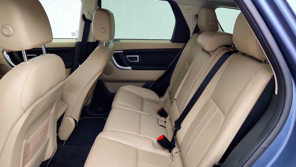 Used 2018 Land Rover Discovery Sport HSE AWD/4WD image 22