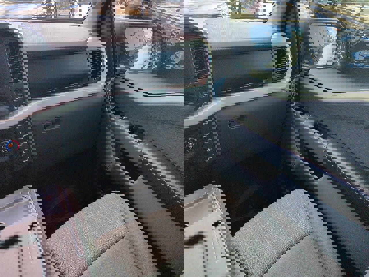 Used 2021 Ford F150 XLT w/ Trailer Tow Package image 17