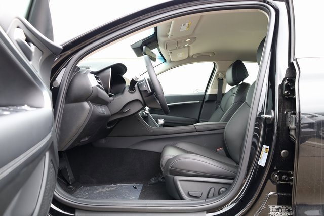 New 2025 Genesis G70 2.5T image 12