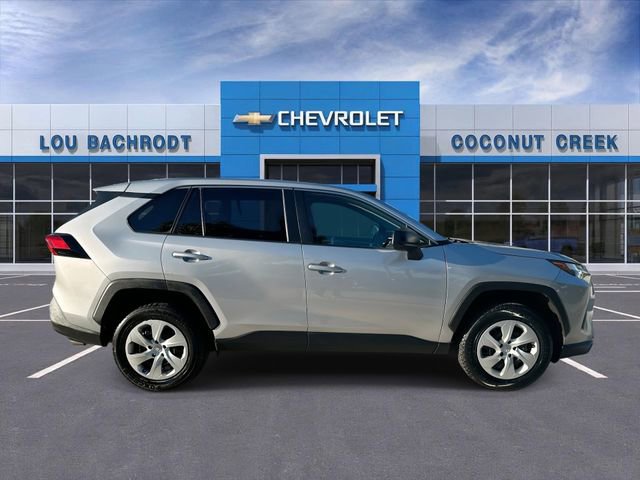 Used 2023 Toyota RAV4 LE image 9