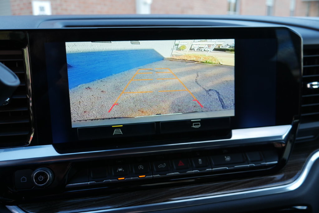 Used 2023 Chevrolet Silverado 1500 LT AWD/4WD image 16