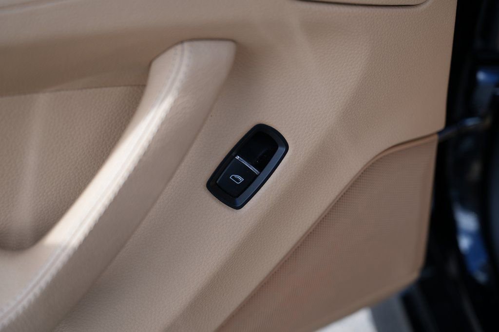 Used 2013 Porsche Panamera image 32