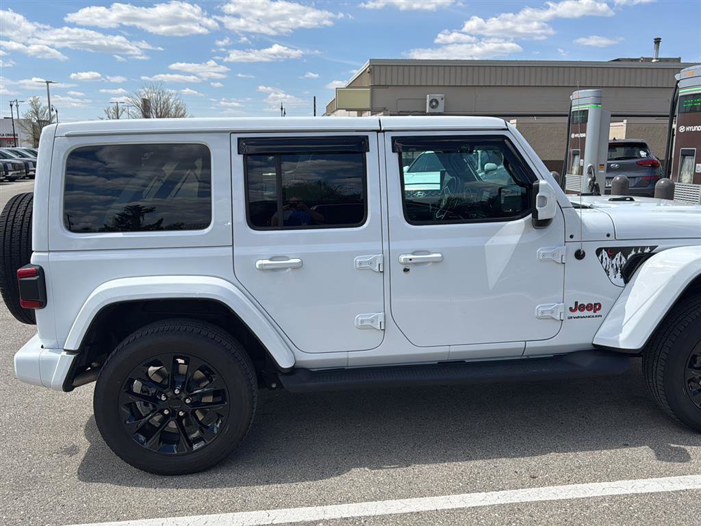 Used 2023 Jeep Wrangler Unlimited Sahara AWD/4WD image 18