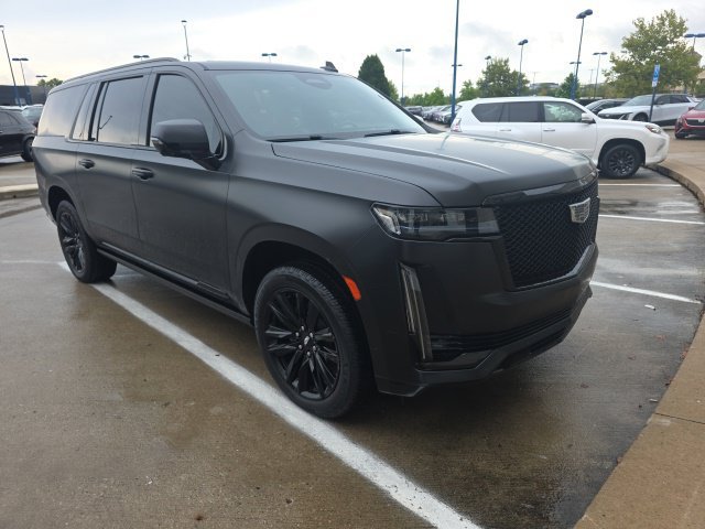 Used 2023 Cadillac Escalade ESV Sport Platinum AWD/4WD image 4