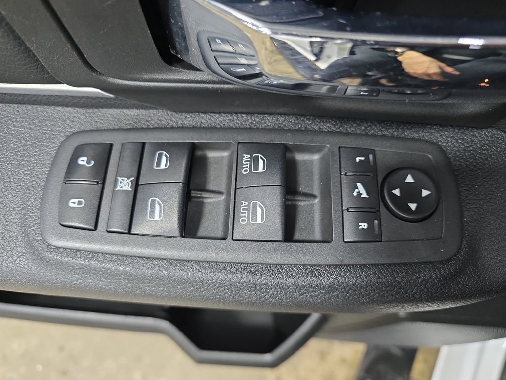 Used 2021 RAM 1500 Classic Warlock image 29