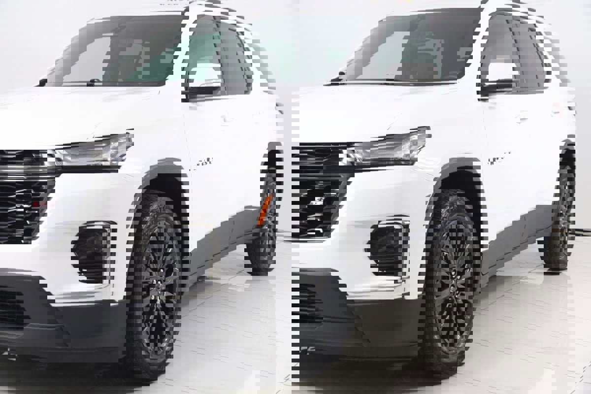 Used 2023 Chevrolet Traverse RS image 53