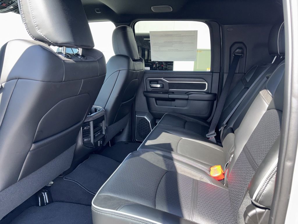 New 2026 RAM 2500 Laramie AWD/4WD image 9
