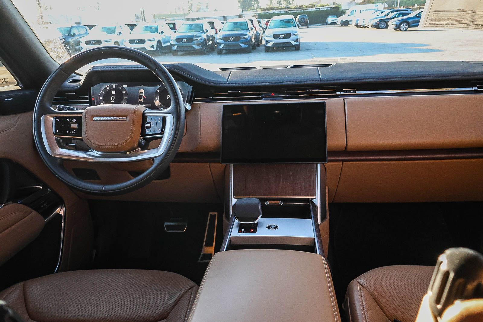 Certified 2025 Land Rover Range Rover SE image 22