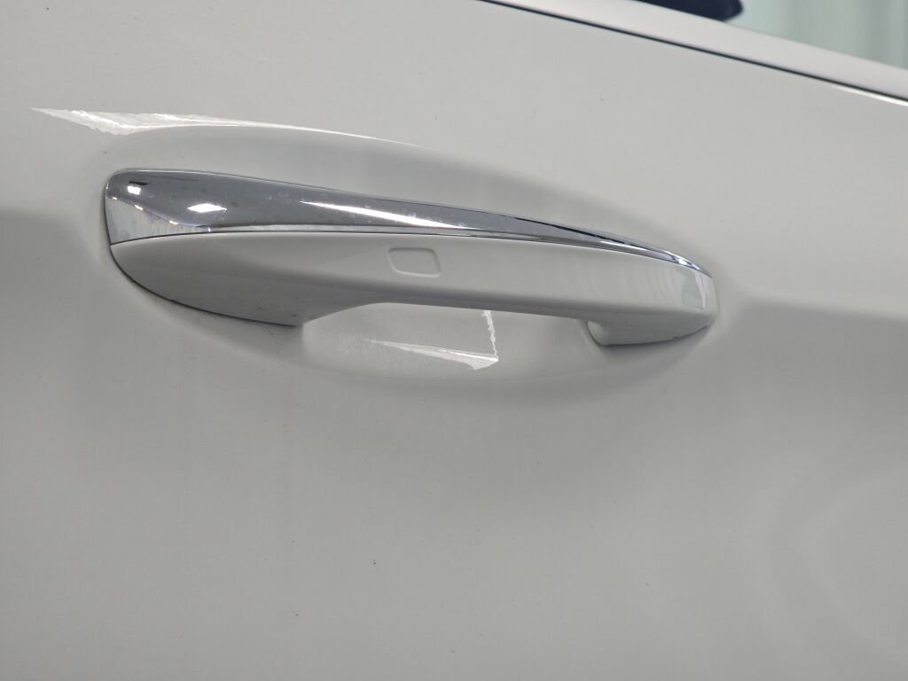 Used 2023 Mercedes-Benz C 300 4MATIC Cabriolet image 29