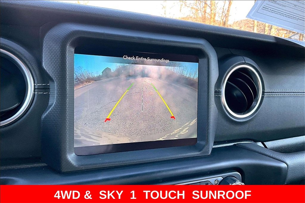 Used 2021 Jeep Wrangler Unlimited Sahara w/ Cold Weather Group image 13