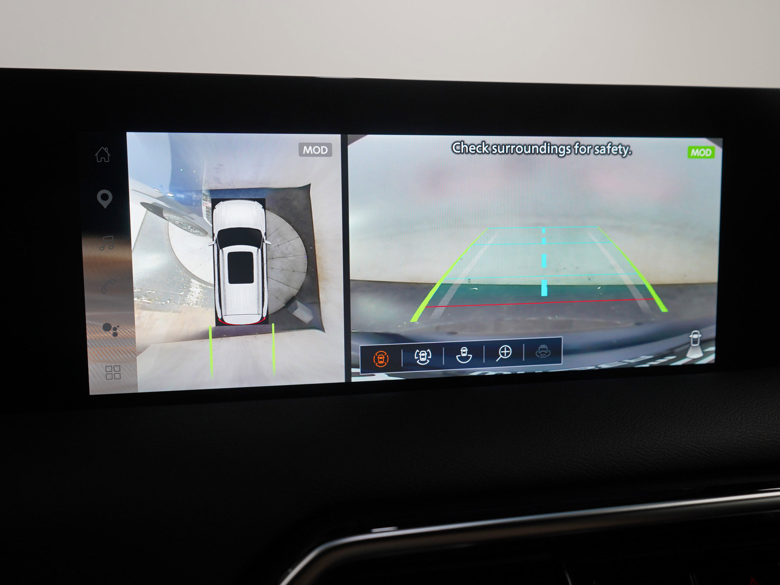 Used 2025 Nissan Armada SL AWD/4WD image 22