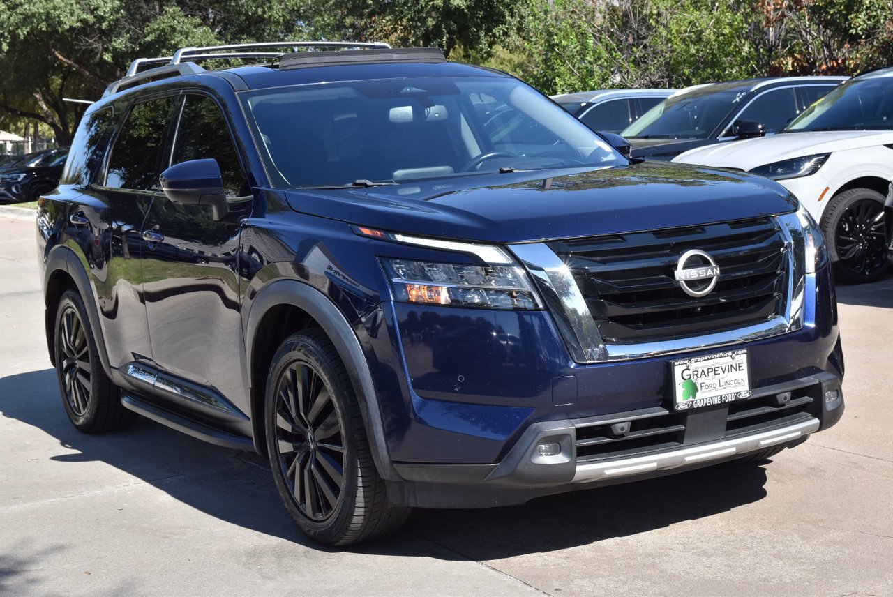 Used 2022 Nissan Pathfinder Platinum w/ Lighting Package (N93) AWD/4WD image 4