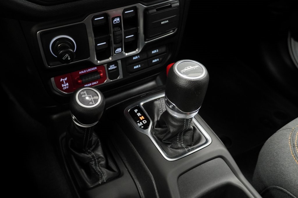 Certified 2024 Jeep Gladiator Sport image 32