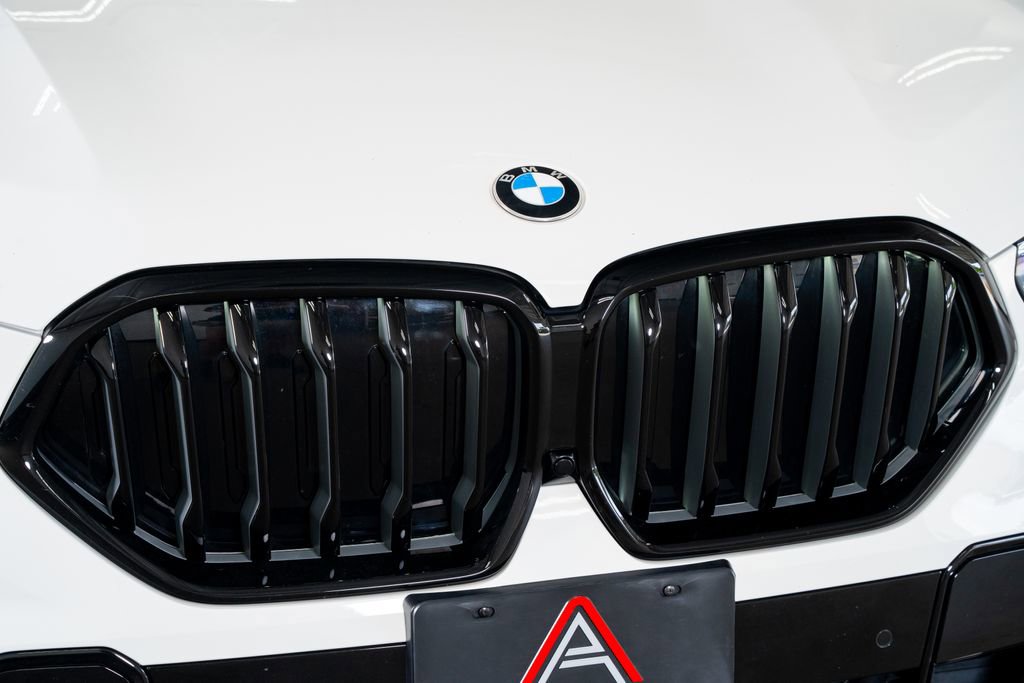 Used 2022 BMW X6 xDrive40i w/ M Sport Package AWD/4WD image 5