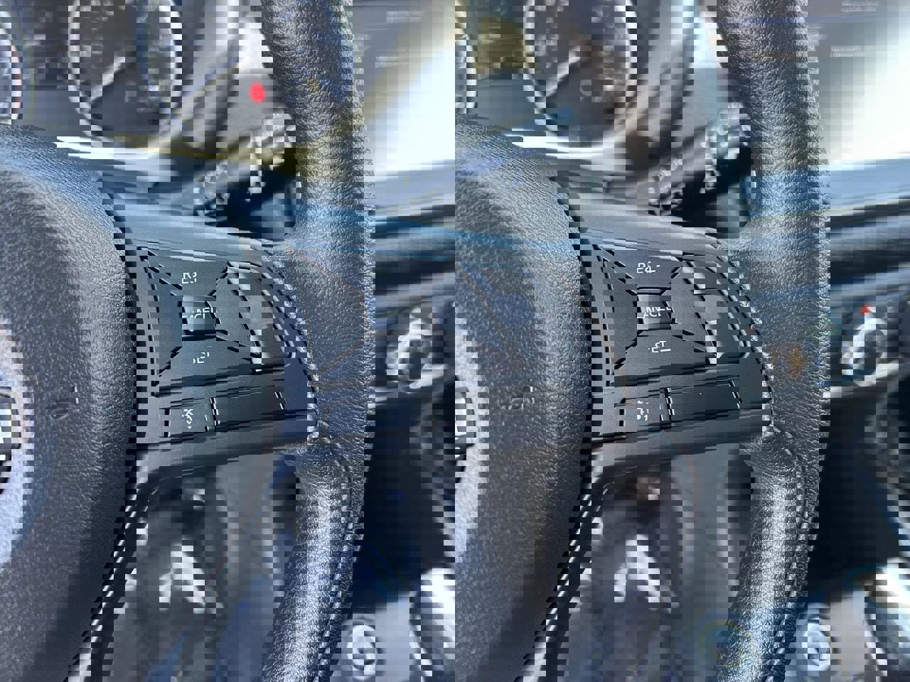 New 2025 Nissan Kicks Play S image 31