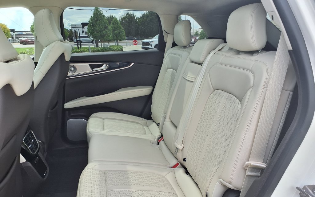 Used 2023 Lincoln Nautilus Black Label AWD/4WD image 14