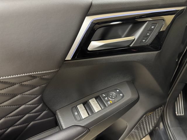 New 2026 Mitsubishi Outlander SEL Black Edition FWD image 7