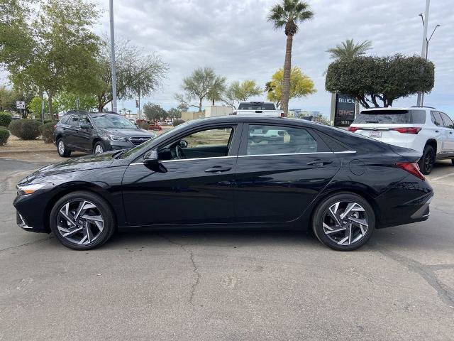 Used 2025 Hyundai Elantra Limited image 4