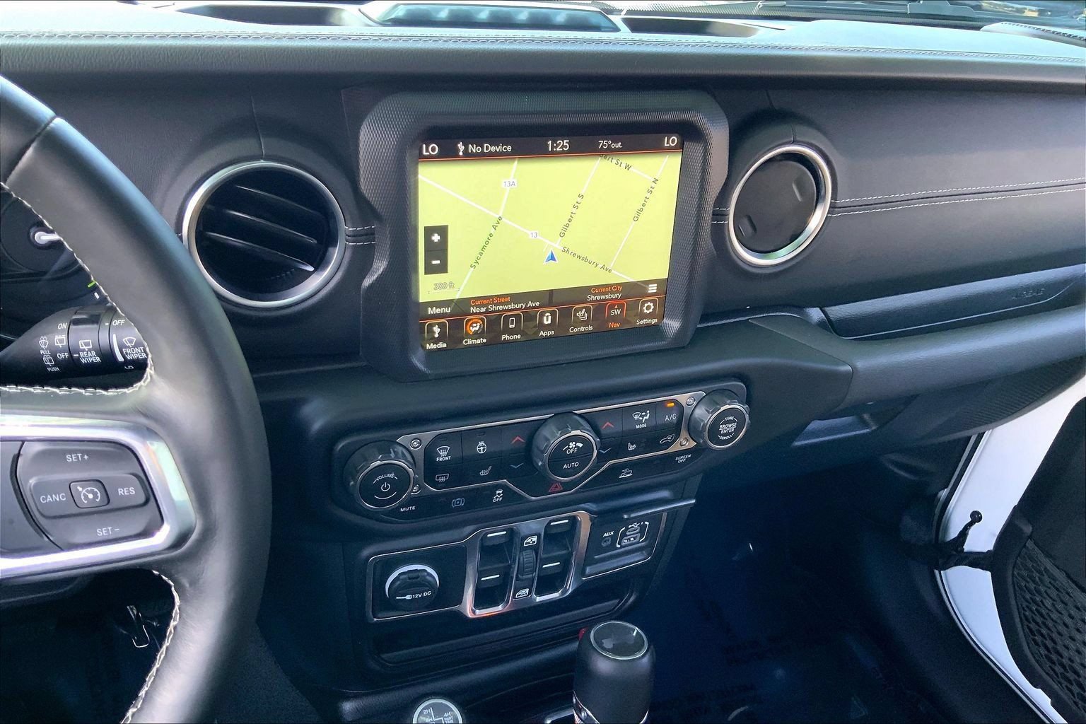 Used 2022 Jeep Wrangler Unlimited Sahara w/ Cold Weather Group AWD/4WD image 5