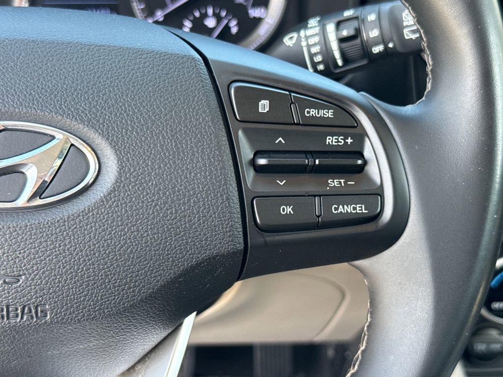 Used 2020 Hyundai Venue SEL w/ Convenience + Premium Package FWD image 17