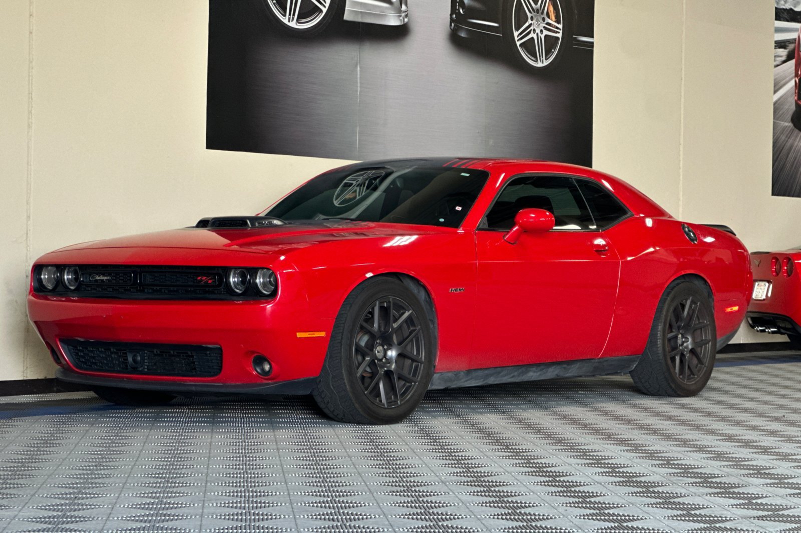 Used 2016 Dodge Challenger R/T Plus RWD image 8
