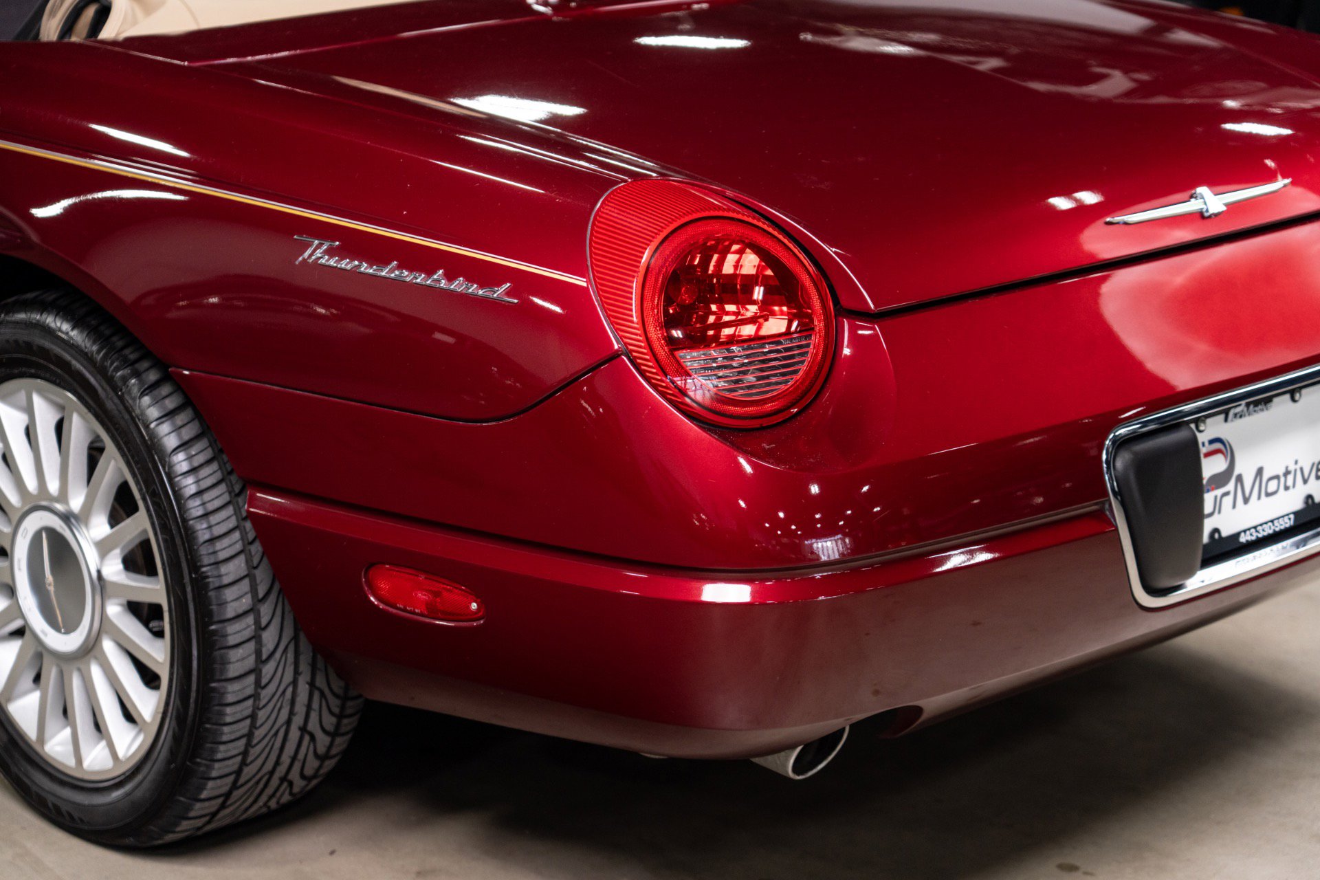 Used 2004 Ford Thunderbird Deluxe image 27