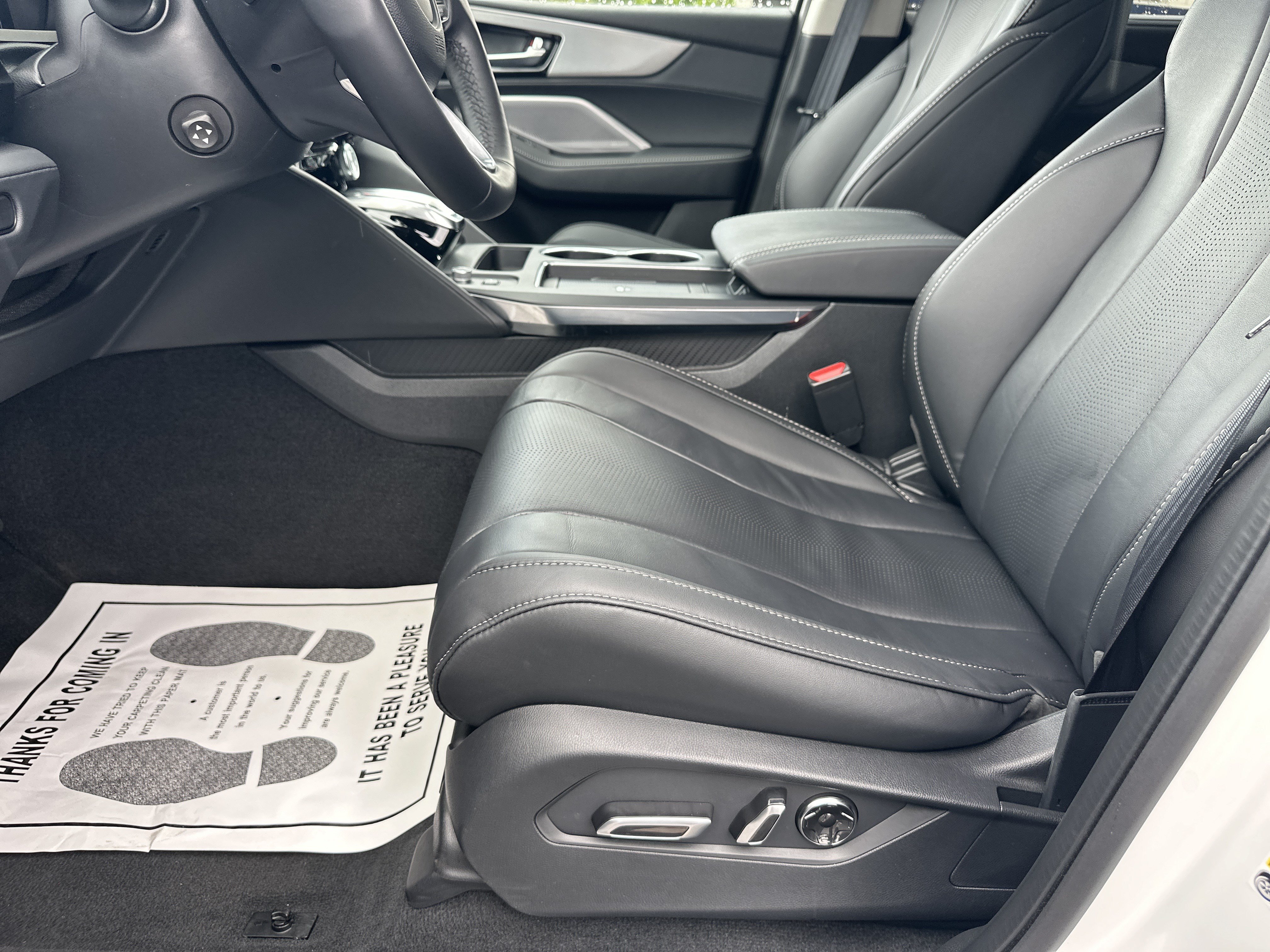 Certified 2026 Acura MDX w/ Technology Package FWD image 9