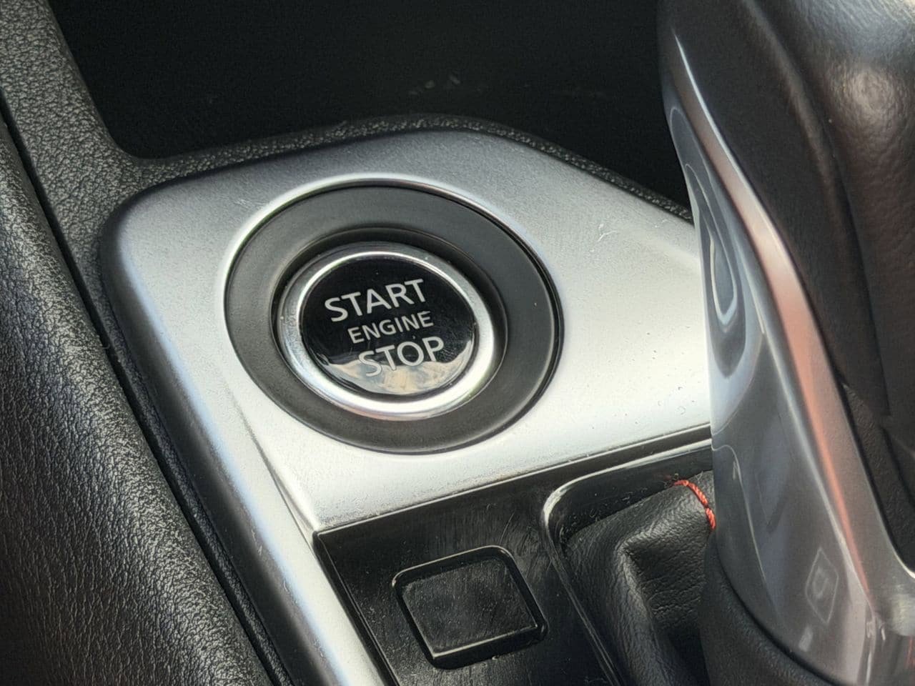 Used 2025 Nissan Sentra SR FWD image 18