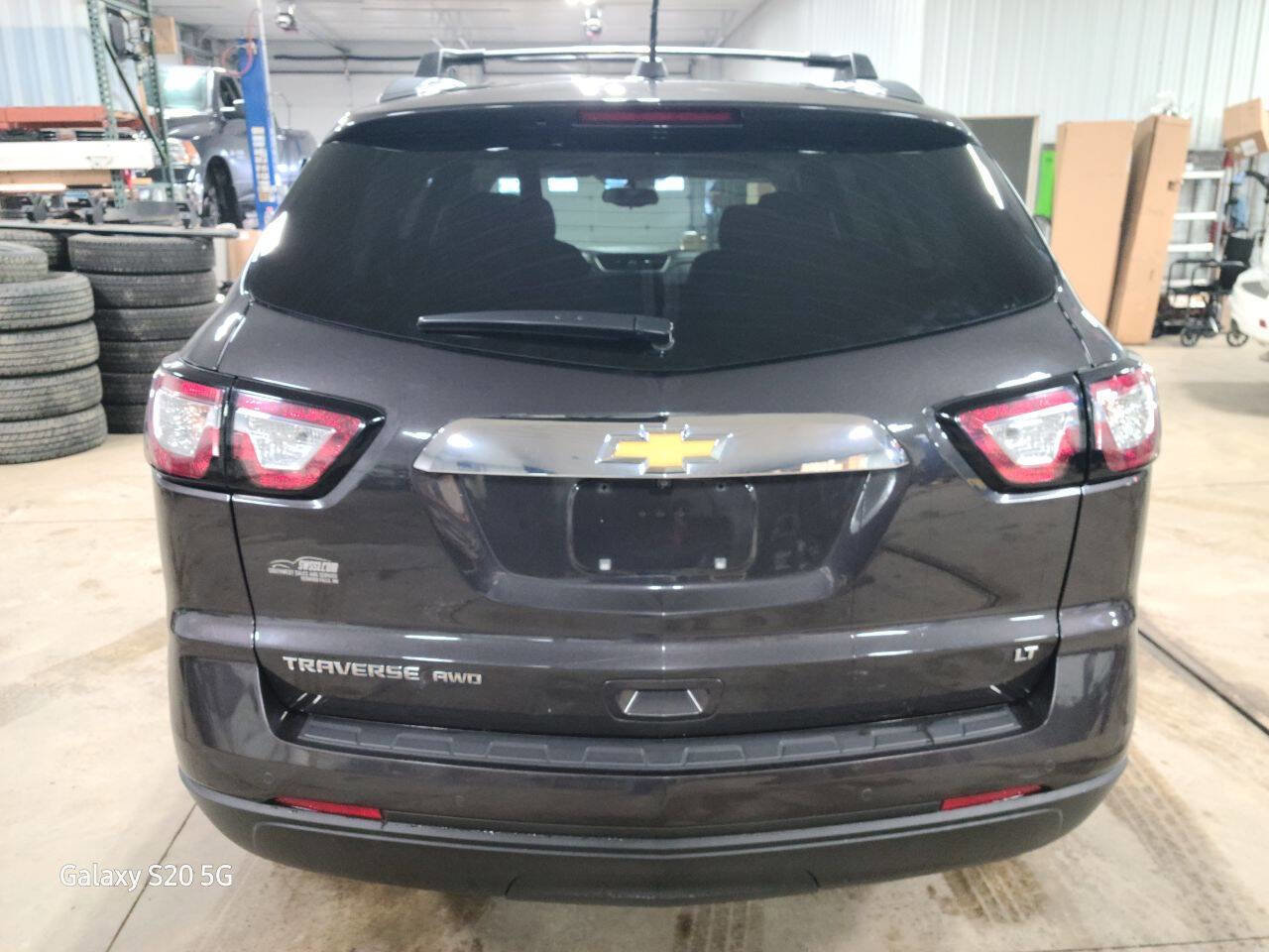 Used 2017 Chevrolet Traverse LT w/ Style and Technology Package image 7