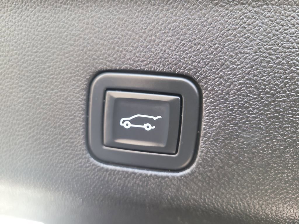 Used 2021 GMC Yukon Denali AWD/4WD image 9