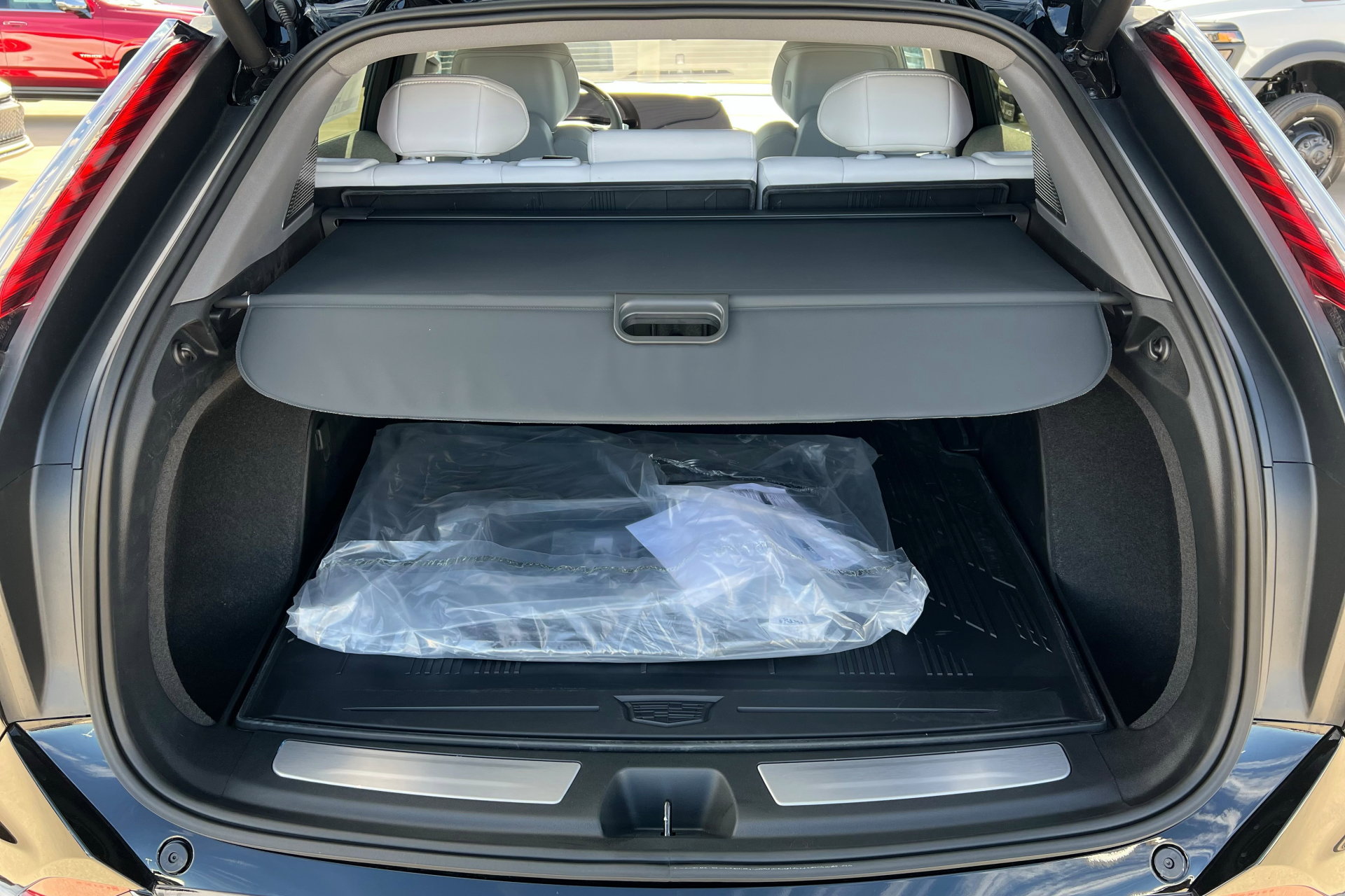 New 2026 Cadillac Optiq Sport 2 w/ LPO, Floor Liner Package AWD/4WD image 23