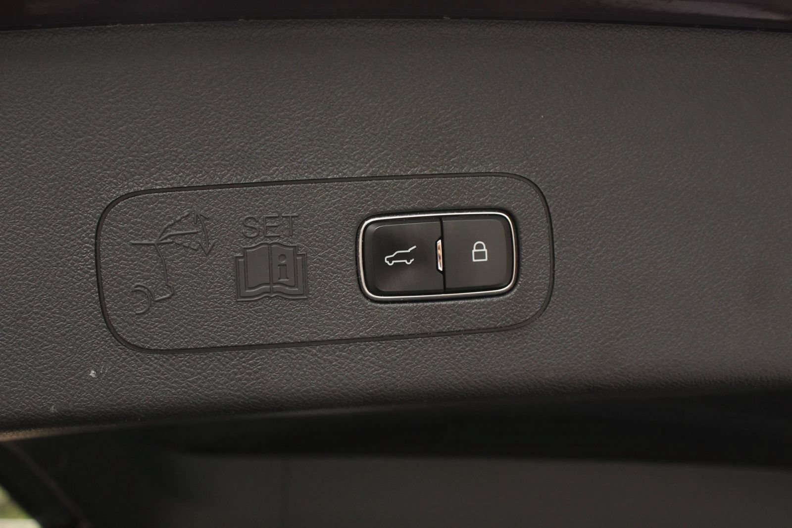 Used 2023 Lincoln Aviator Reserve w/ Equipment Group 201A AWD/4WD image 9